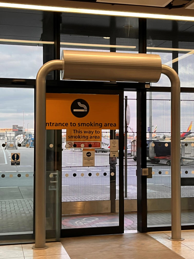 Smoking at Heathrow Airport (LHR)