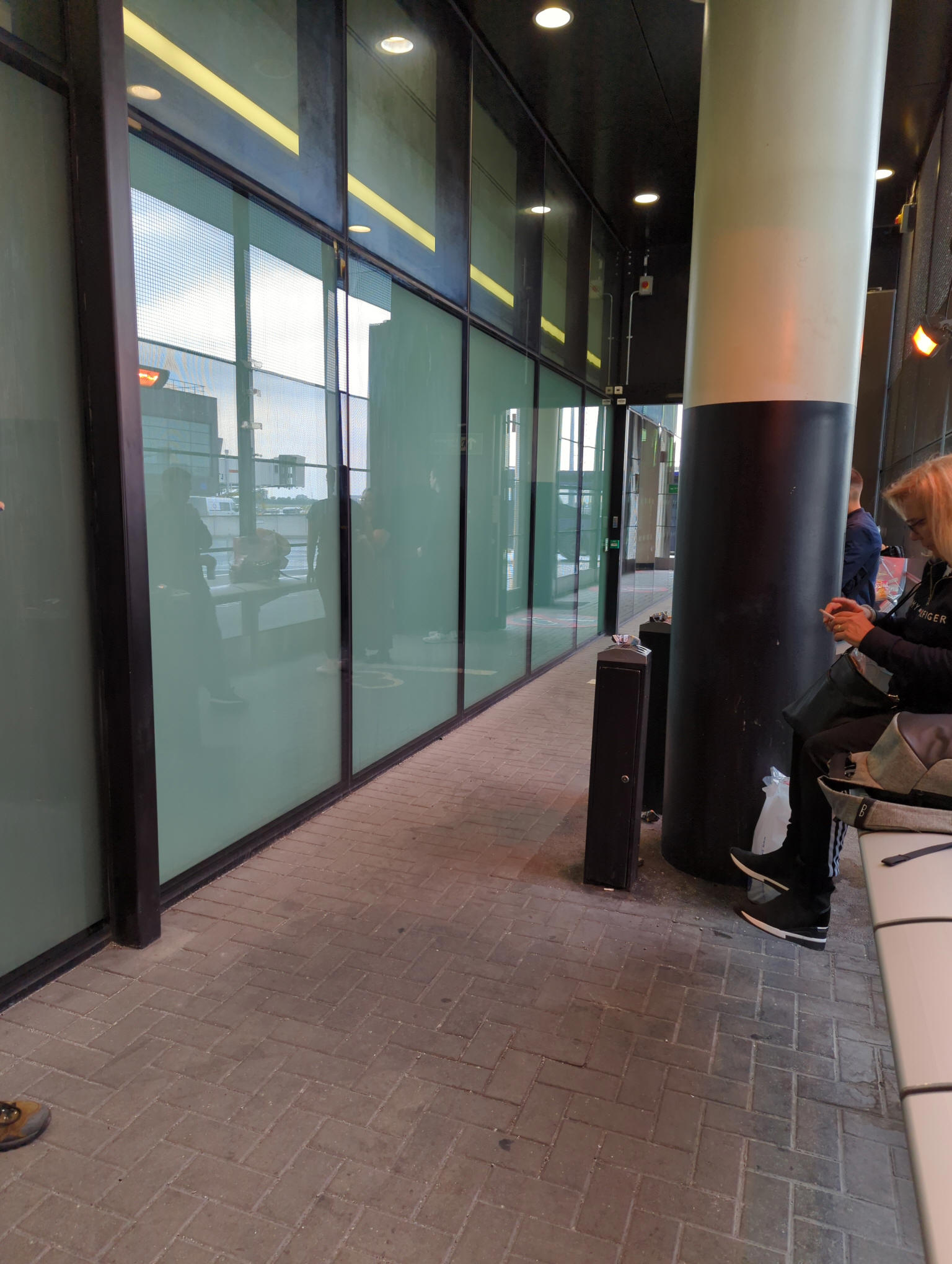 Smoking at Heathrow Airport (LHR)